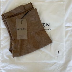 NVGNT NV SEAMLESS LEGGINGS